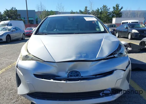 2017 Toyota Prius Two z USA, uszkodzony, nr VIN JTDKBRFUXH3545733